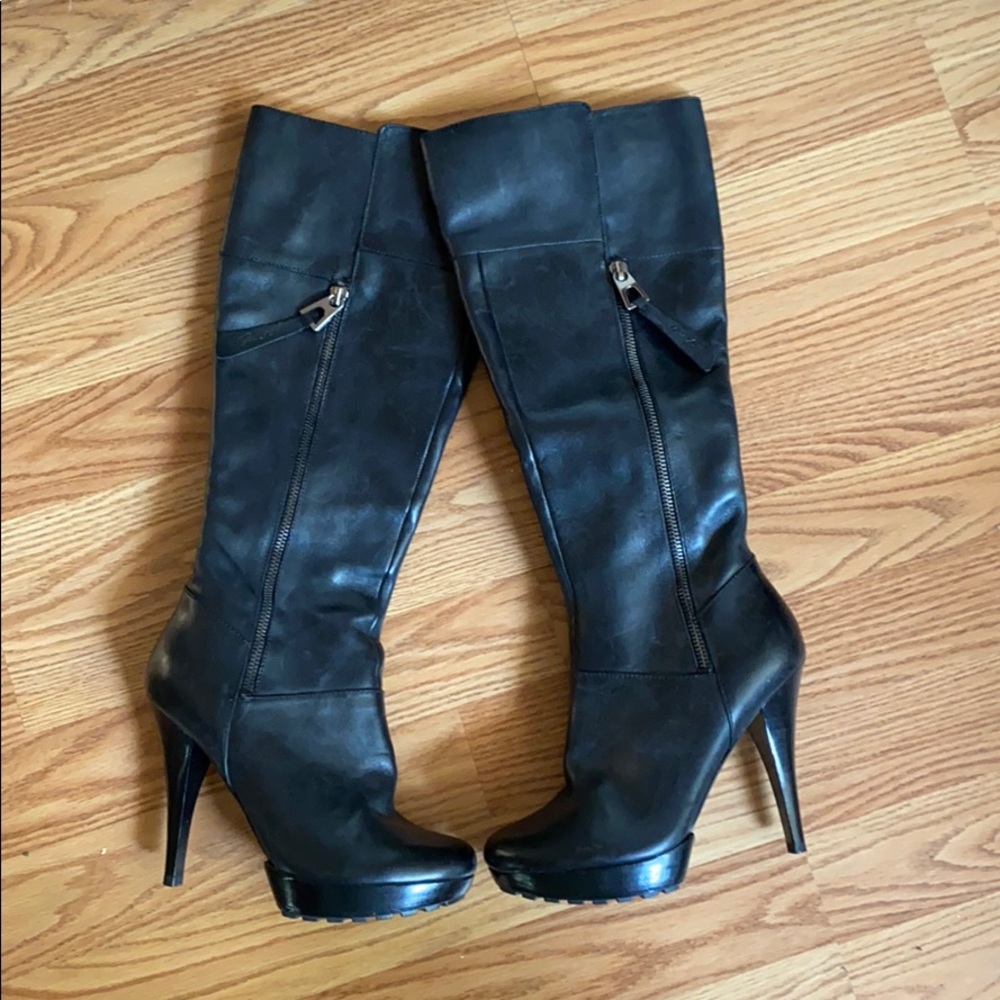 Guess boots size 6M